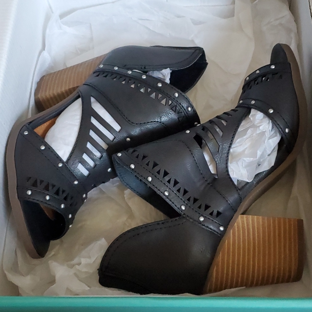 Heels slide on